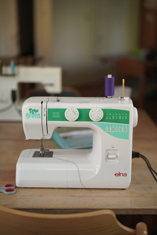 Nähgruppe — die „Sew Green“-Nähmaschine im Einsatz