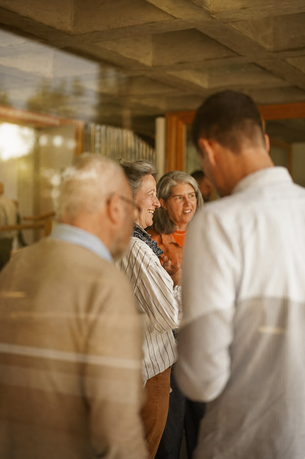 Gespräche im Stehcafé